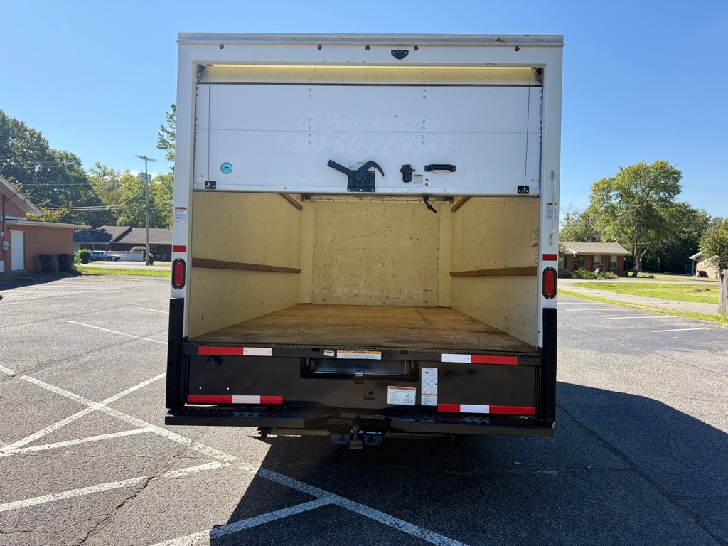 2021 GMC Savana Image 7