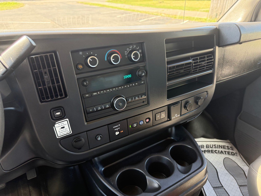 2021 GMC Savana Image 19