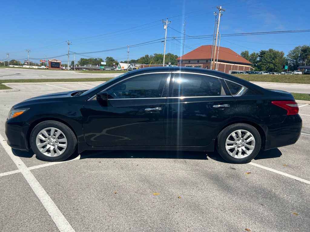 2018 Nissan Altima Image 8