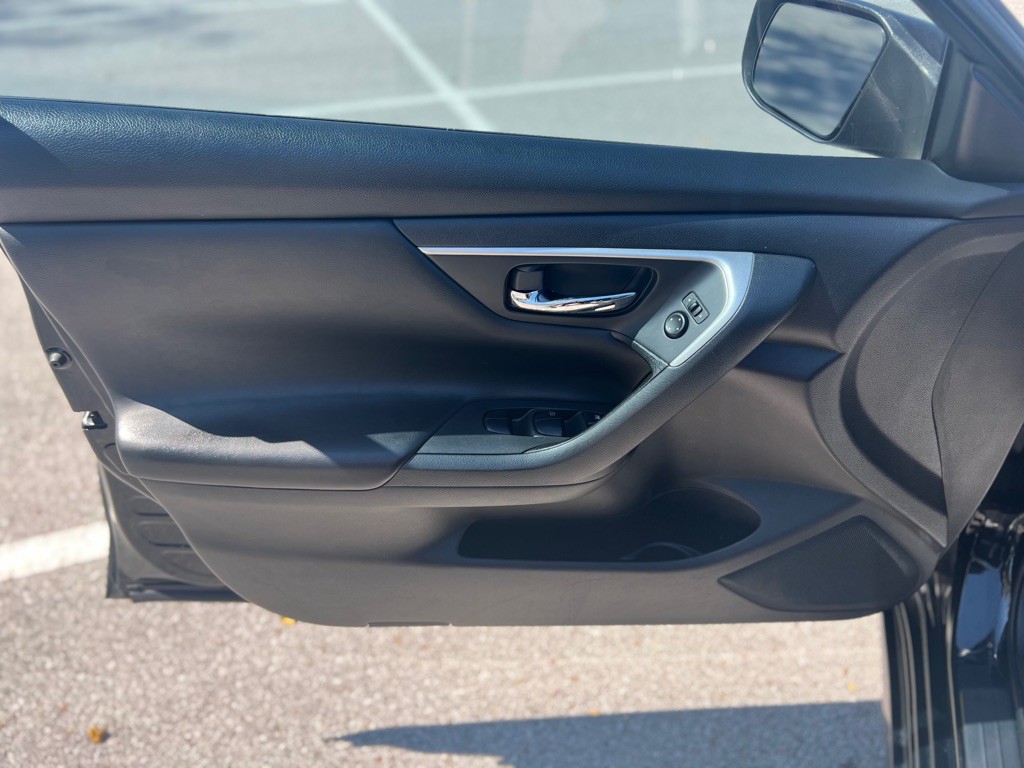 2018 Nissan Altima Image 10