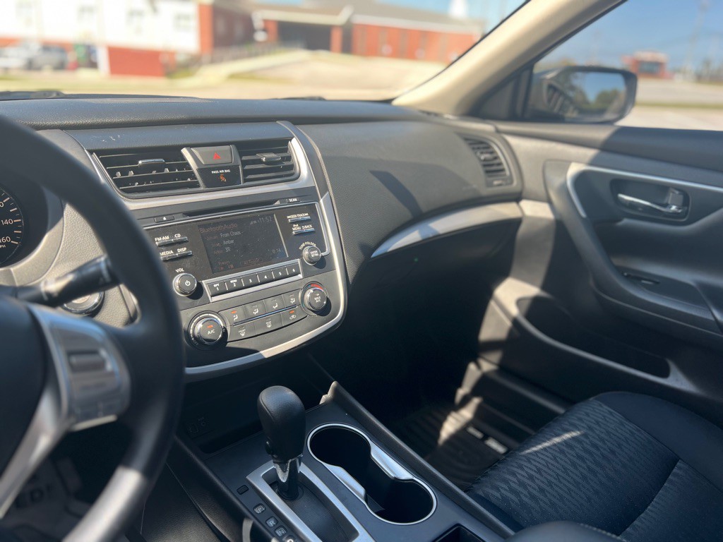 2018 Nissan Altima Image 14