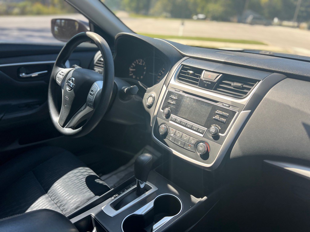2018 Nissan Altima Image 22