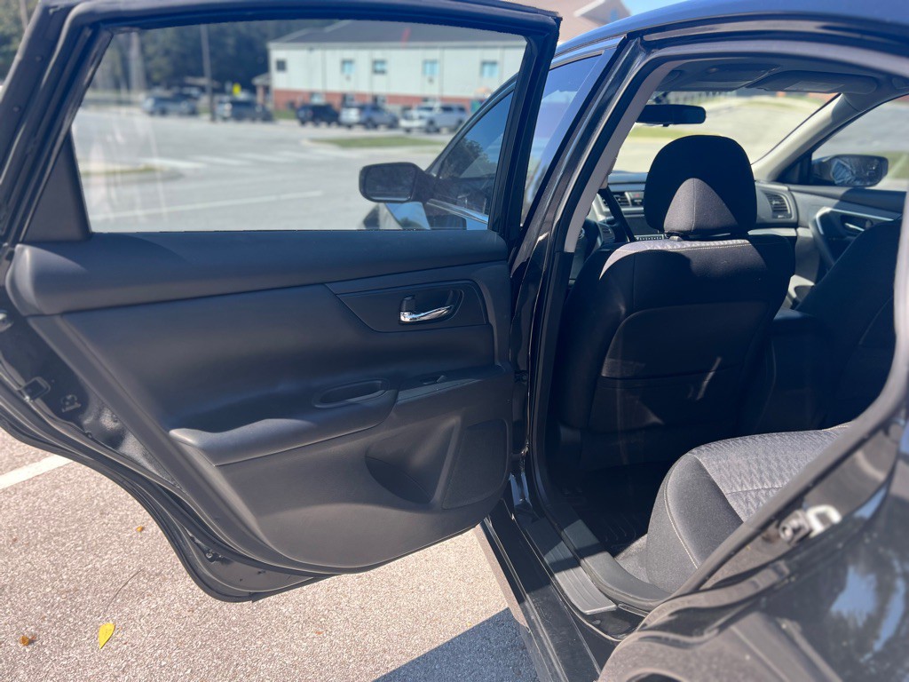 2018 Nissan Altima Image 26