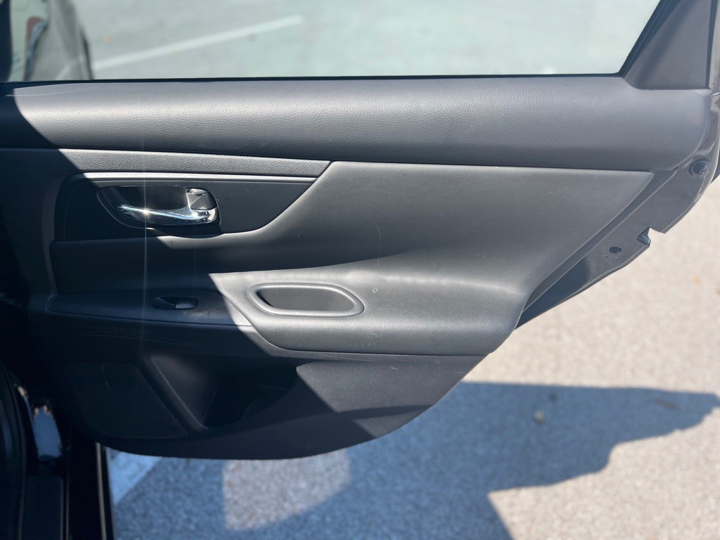 2018 Nissan Altima Image 32