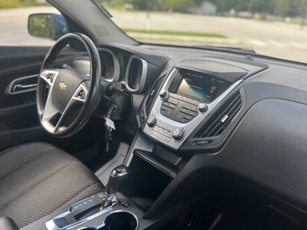 2017 Chevrolet Equinox Image 25