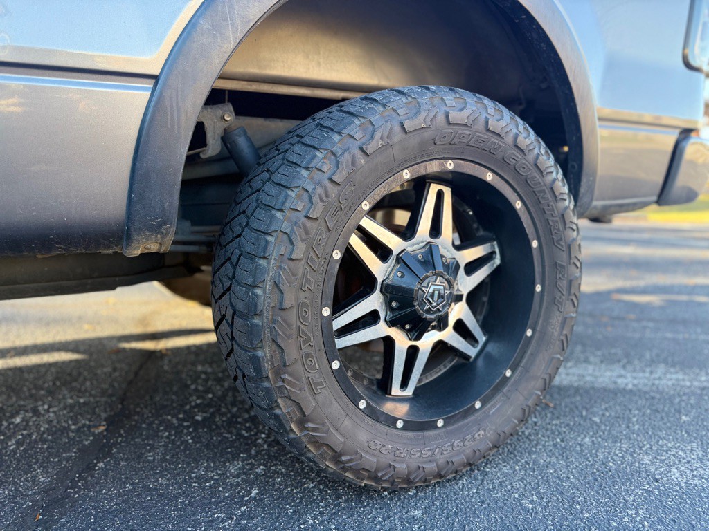 2005 Ford F-150 Image 8