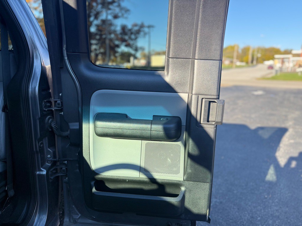 2005 Ford F-150 Image 31