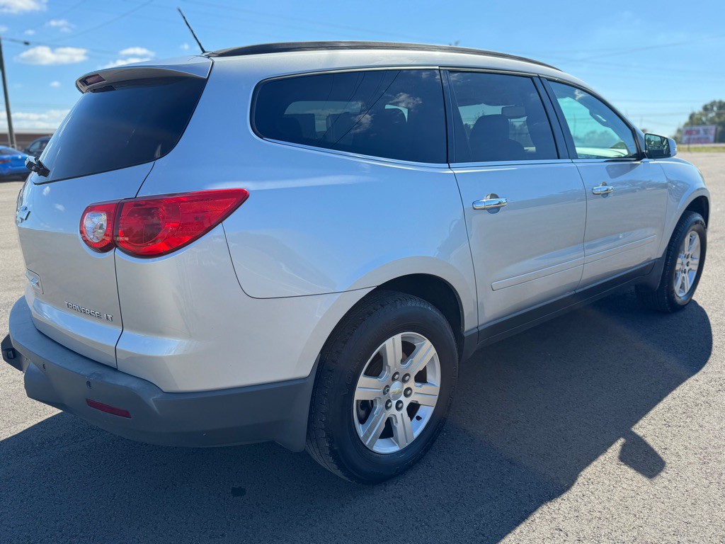 2011 Chevrolet Traverse Image 6