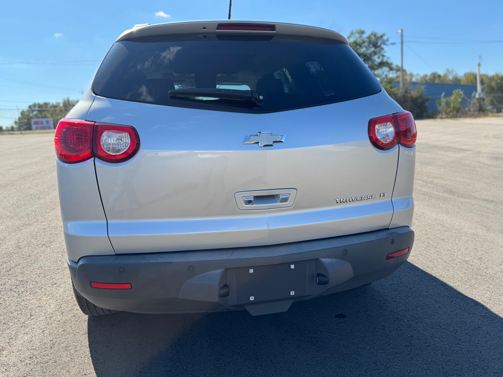 2011 Chevrolet Traverse Image 7