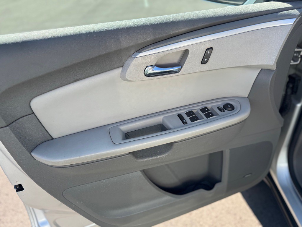 2011 Chevrolet Traverse Image 10
