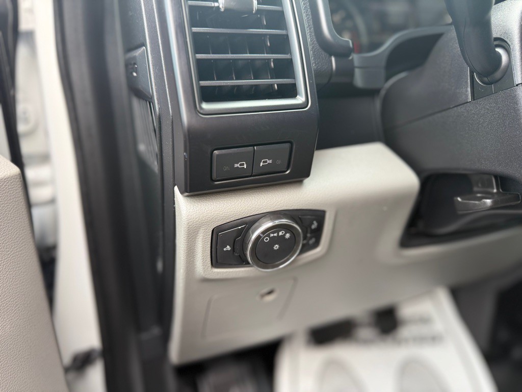 2017 Ford F-150 Image 18