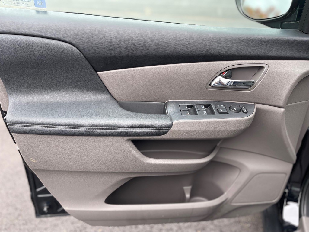 2016 Honda Odyssey Image 10