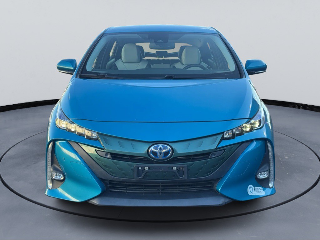 2017 Toyota Prius Image 2
