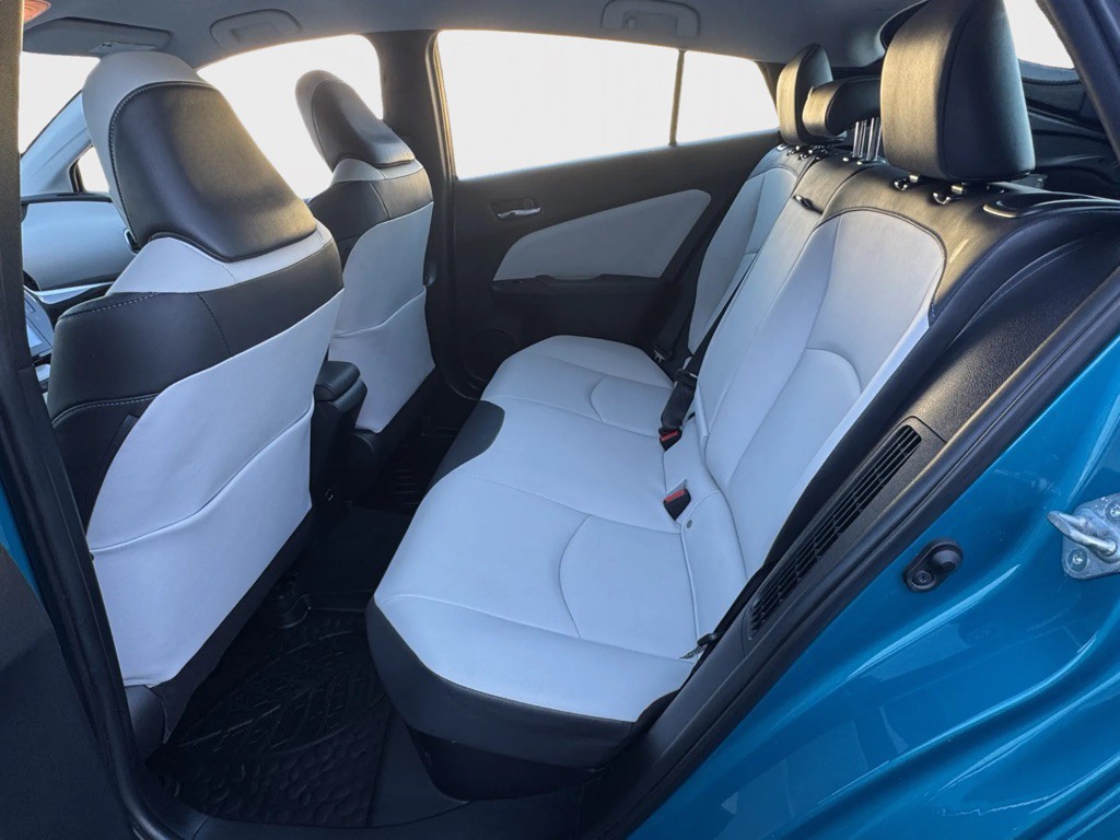 2017 Toyota Prius Image 11