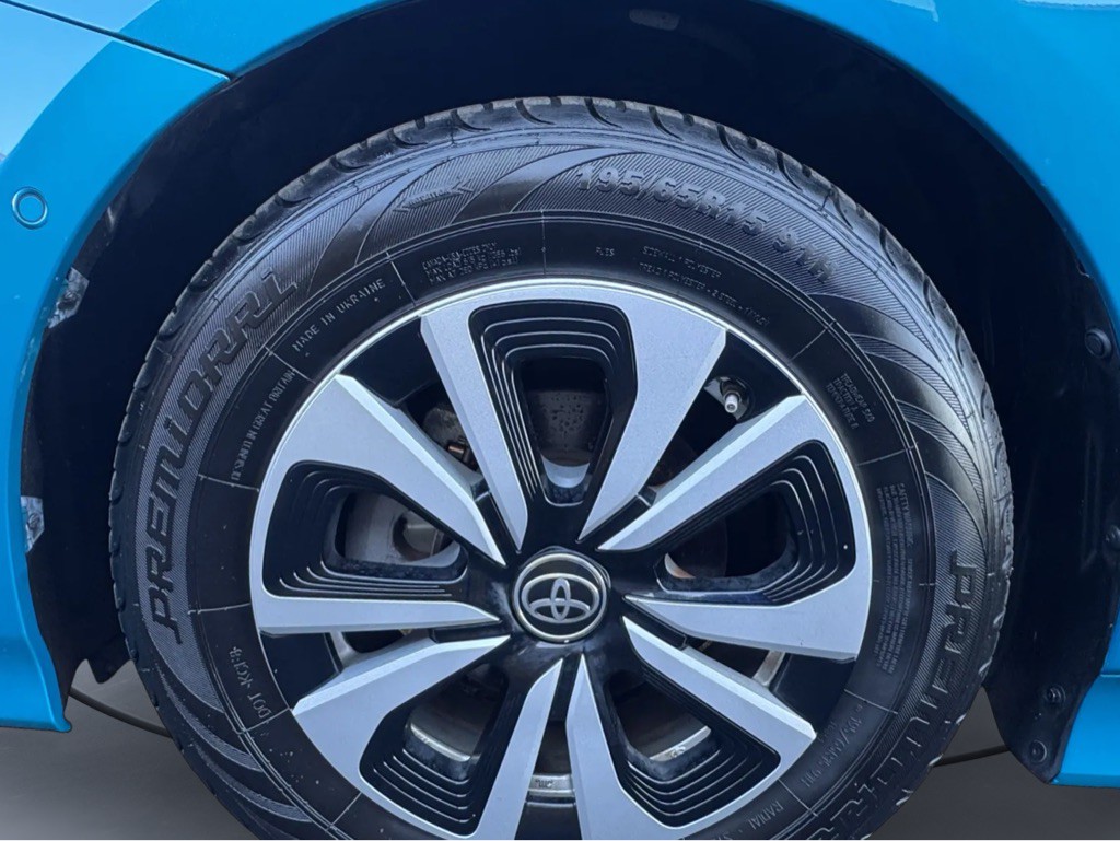 2017 Toyota Prius Image 13