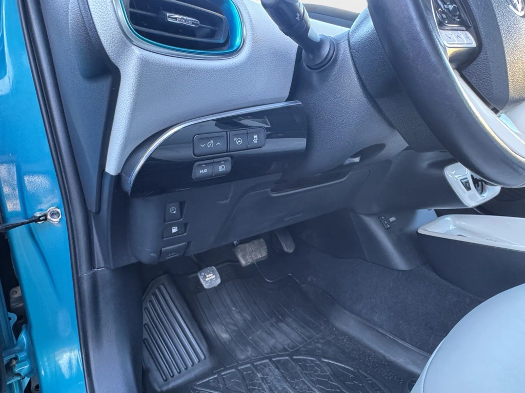 2017 Toyota Prius Image 18