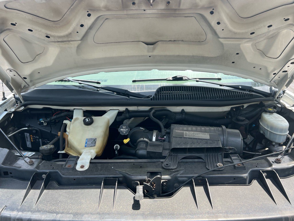 2013 GMC Savana Image 3