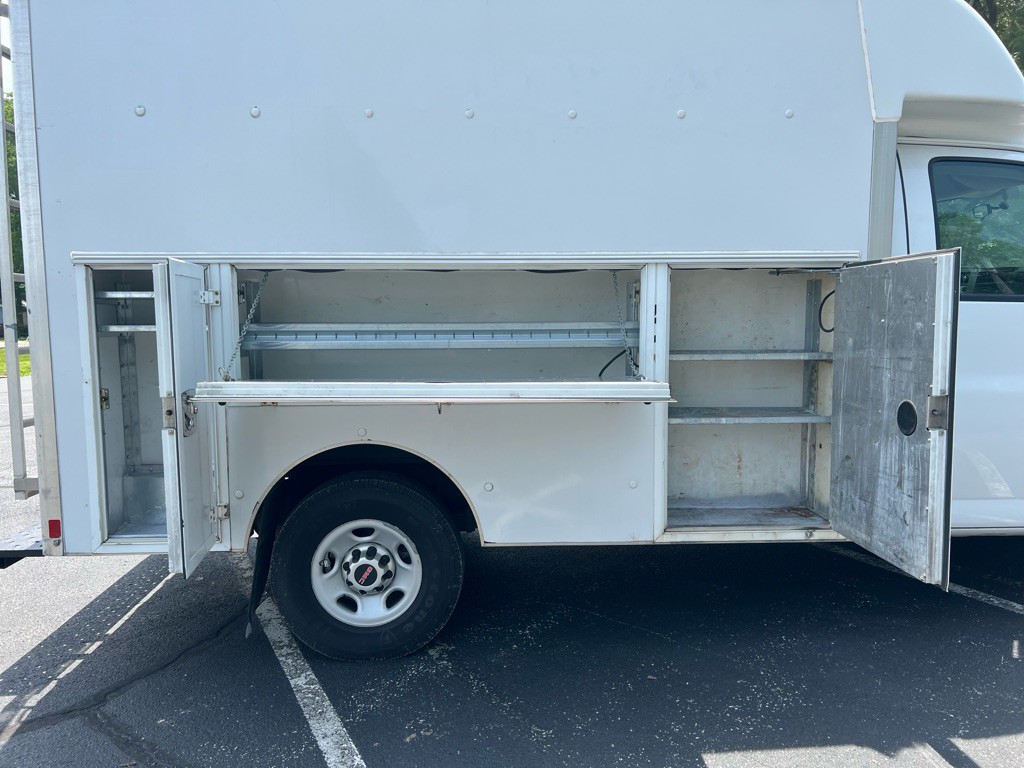 2013 GMC Savana Image 9