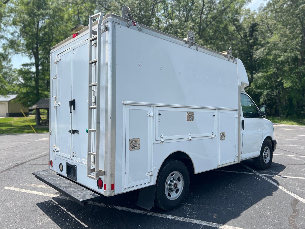 2013 GMC Savana Image 13