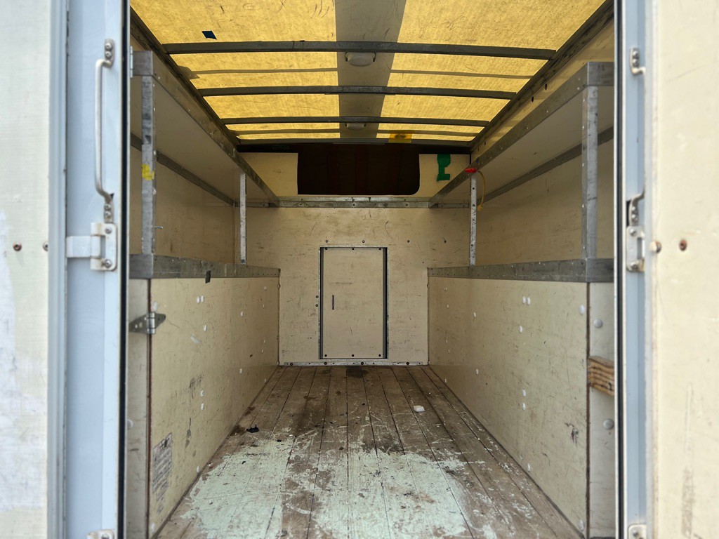 2013 GMC Savana Image 17