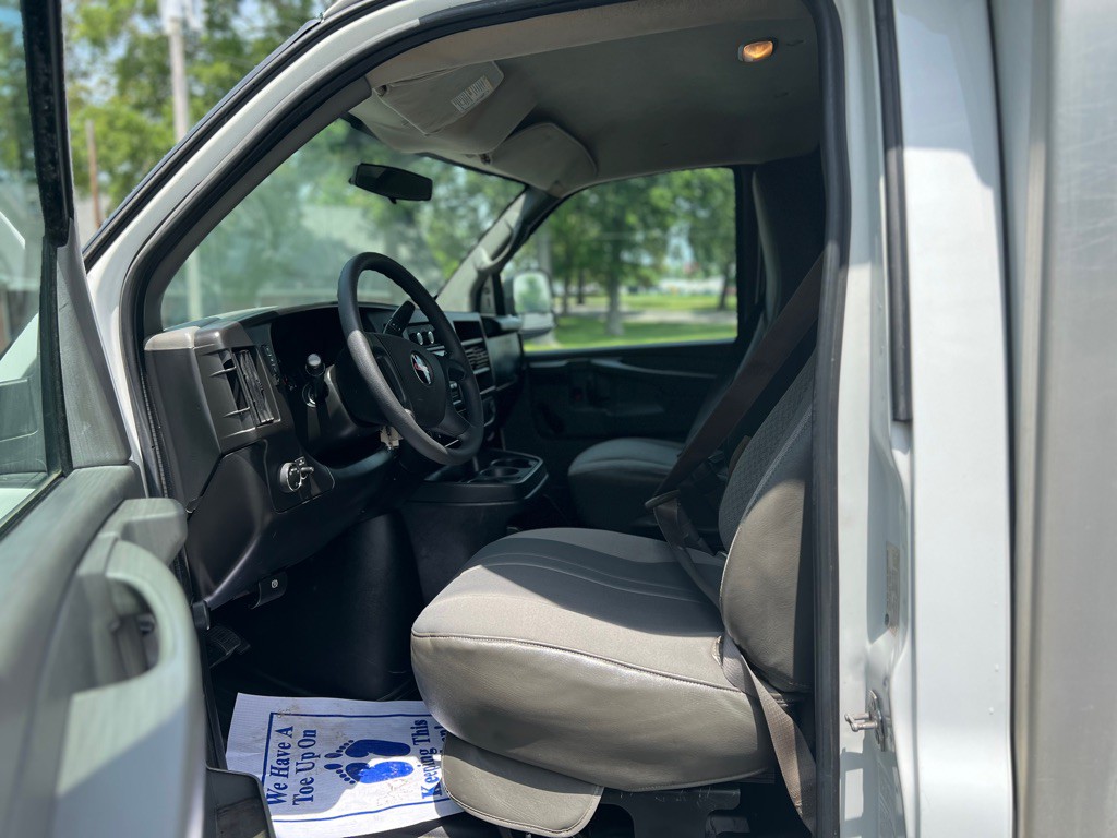 2013 GMC Savana Image 31