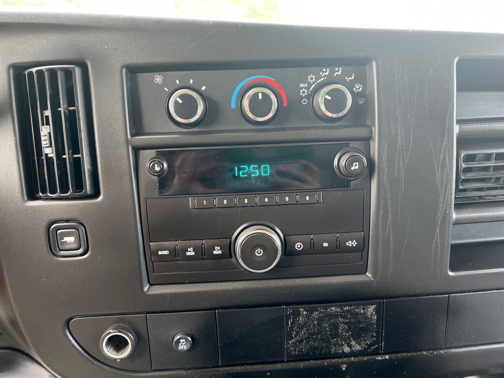 2013 GMC Savana Image 35