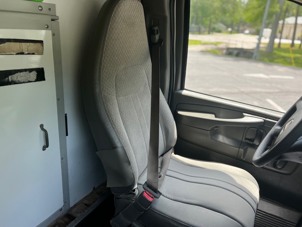 2013 GMC Savana Image 43