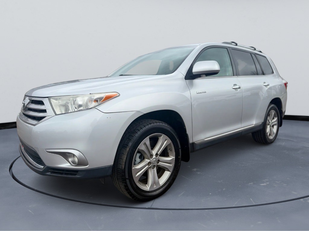 2013 Toyota Highlander Image 1