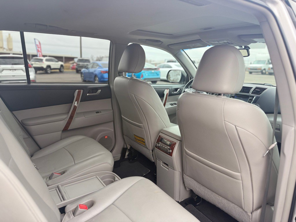 2013 Toyota Highlander Image 17