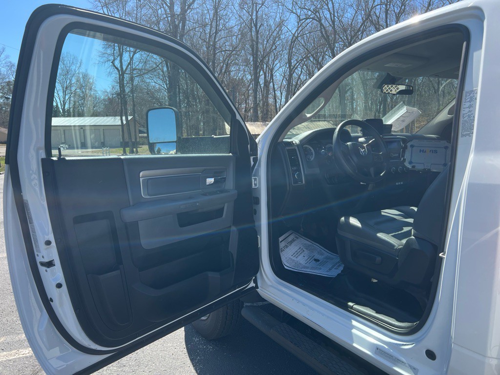 2015 RAM 5500 Image 31