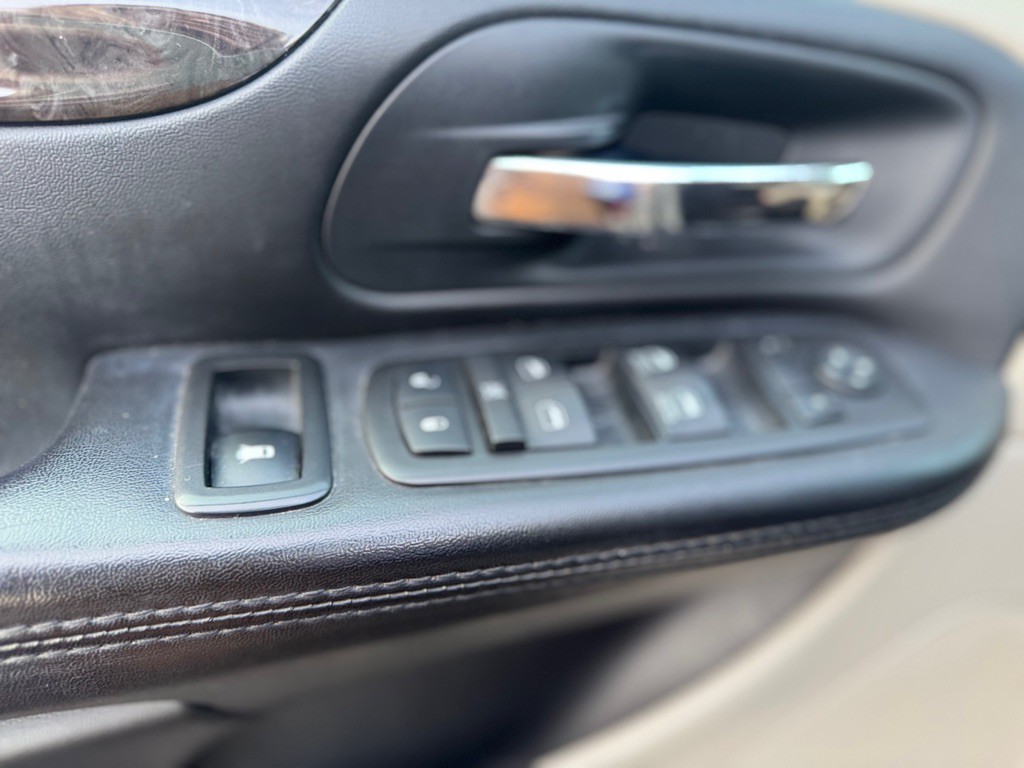 2014 Dodge Grand Caravan Image 30