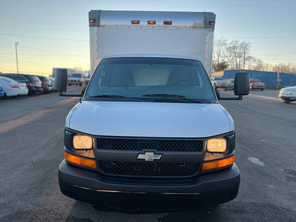 2011 Chevrolet Express Image 2