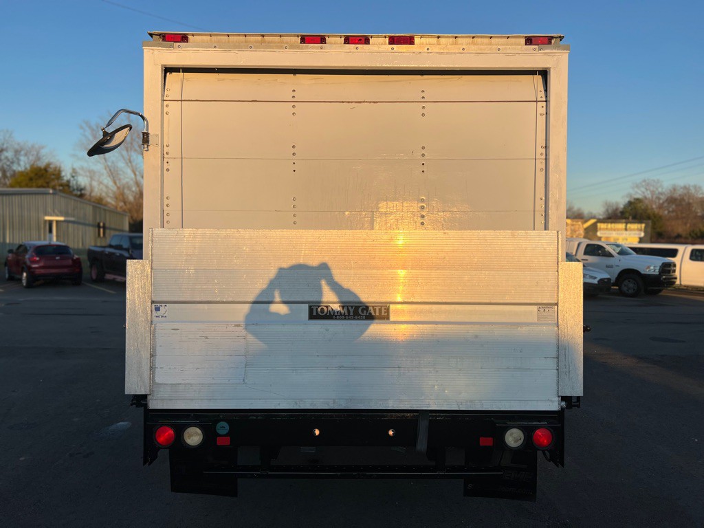 2011 Chevrolet Express Image 6