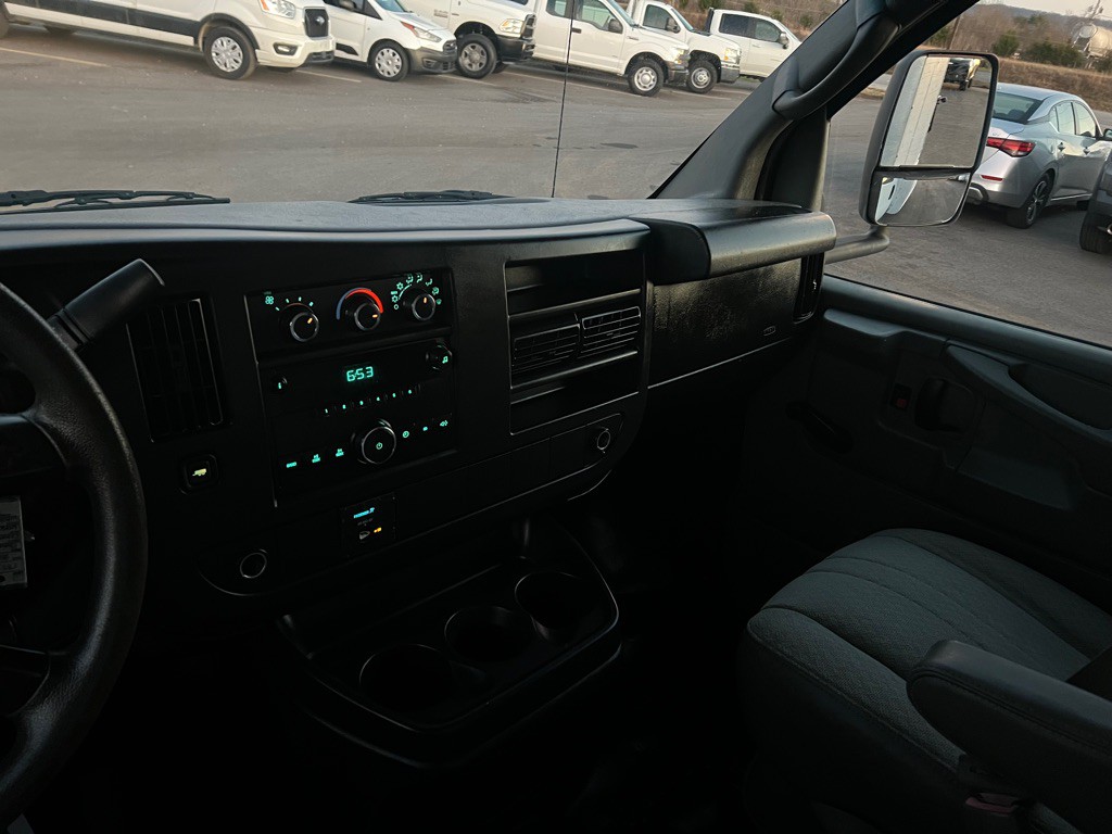 2011 Chevrolet Express Image 15