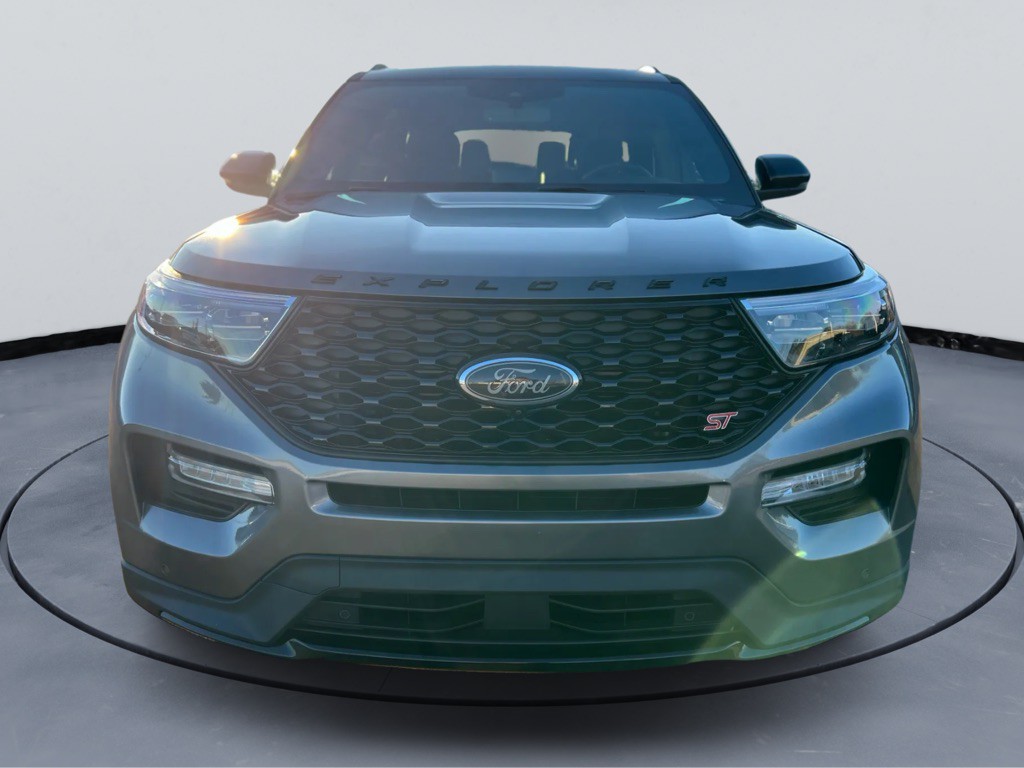 2023 Ford Explorer Image 2