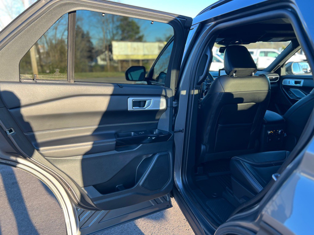 2023 Ford Explorer Image 18