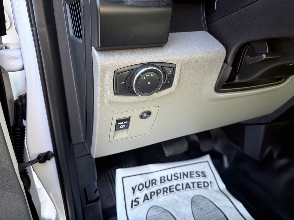 2015 Ford F-150 Image 17