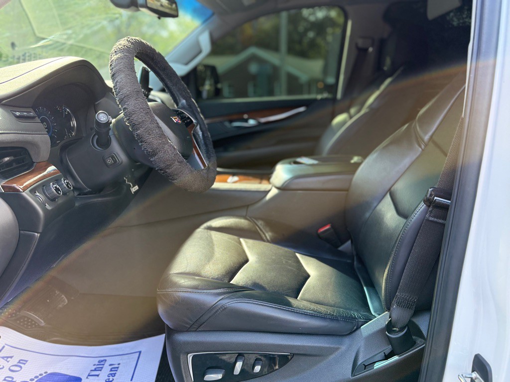 2019 Cadillac Escalade Image 13