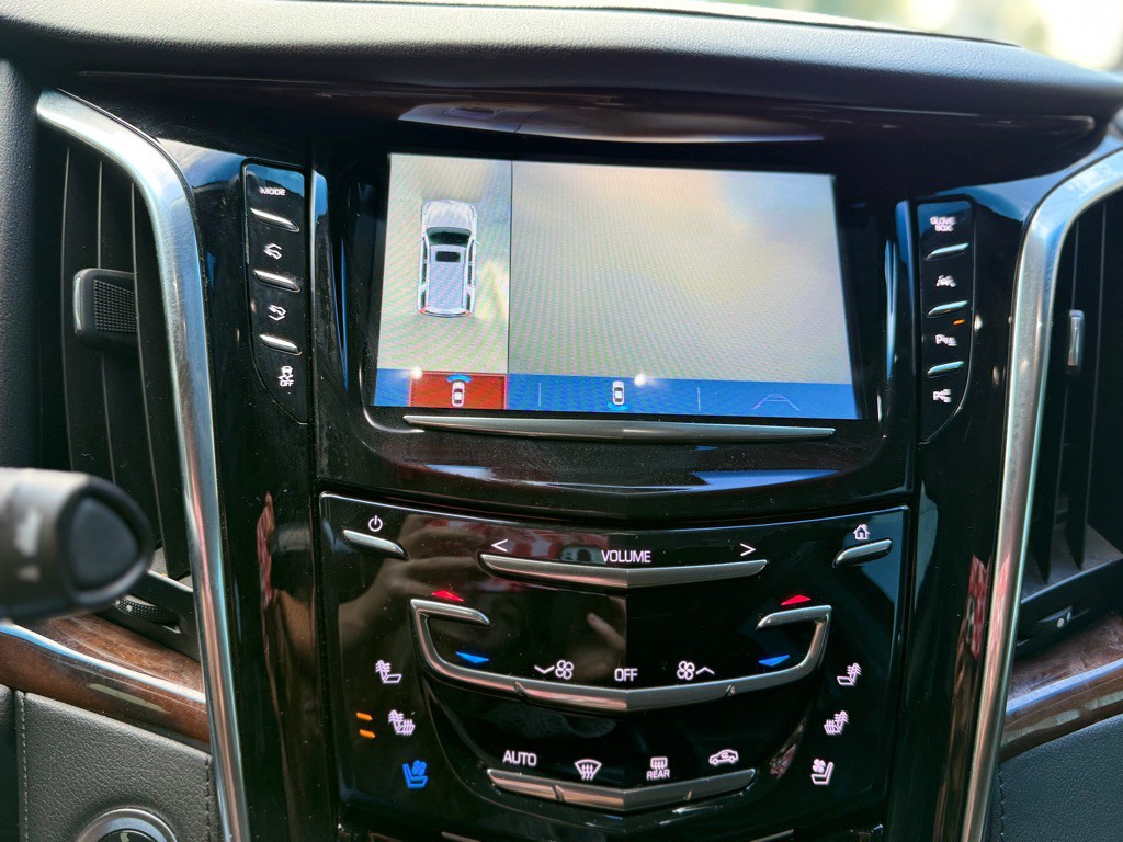 2019 Cadillac Escalade Image 20
