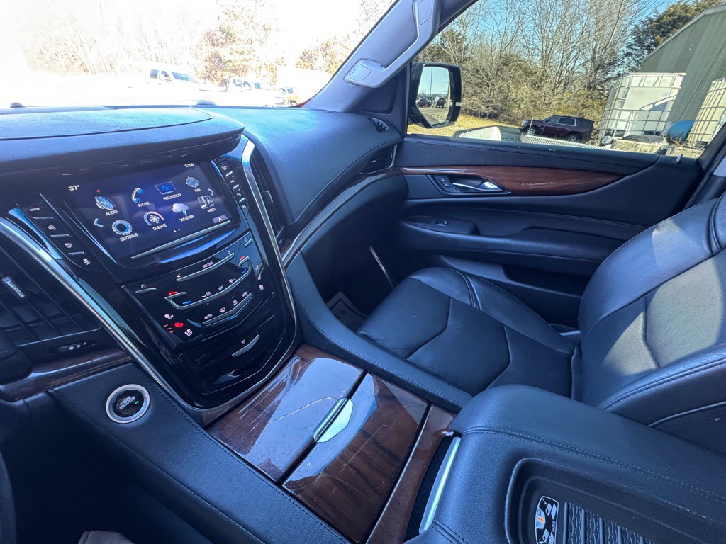 2019 Cadillac Escalade Image 21