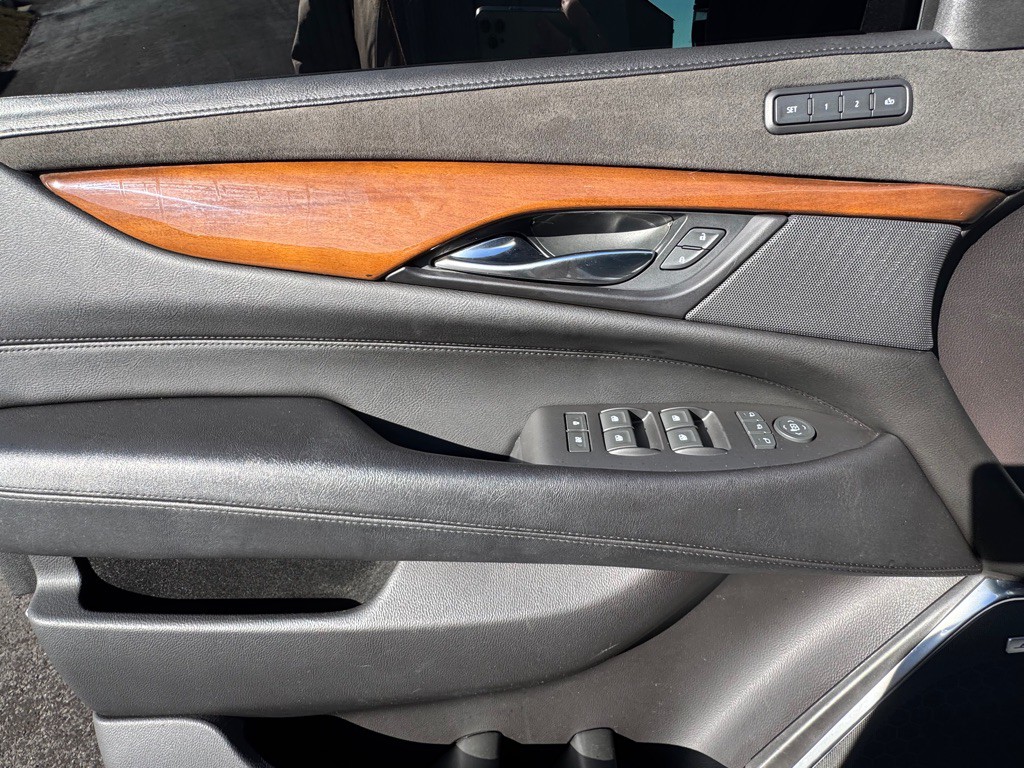 2019 Cadillac Escalade Image 24