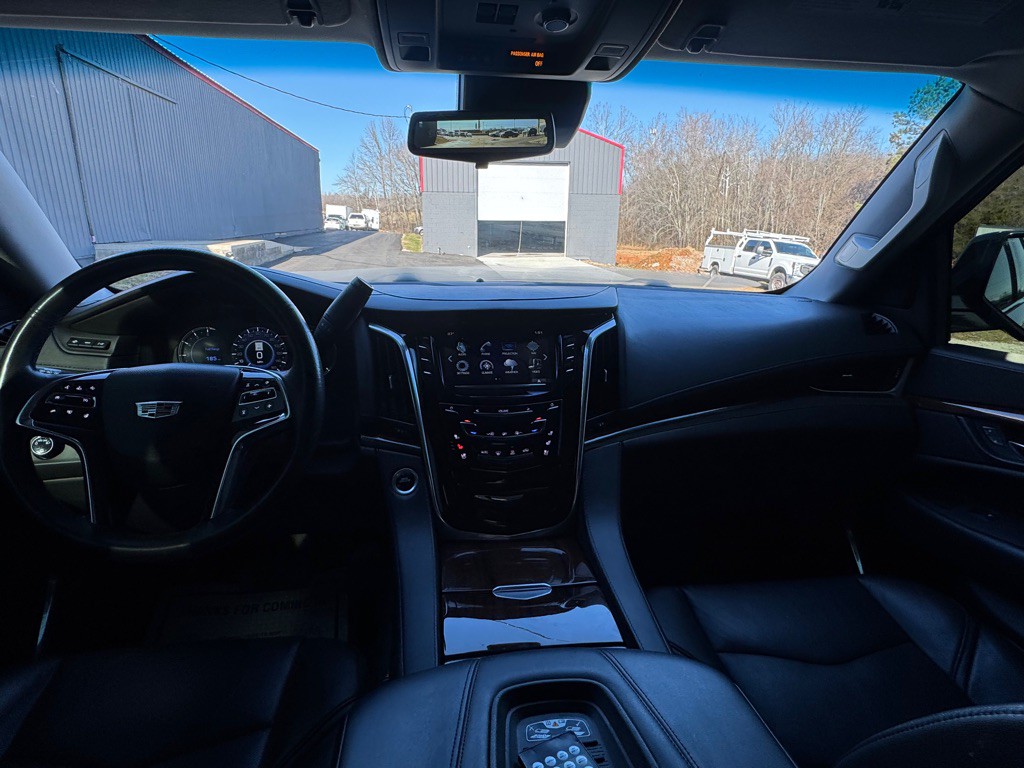 2019 Cadillac Escalade Image 32