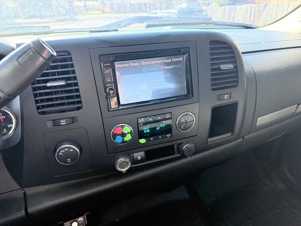 2010 Chevrolet Silverado 1500 Image 17