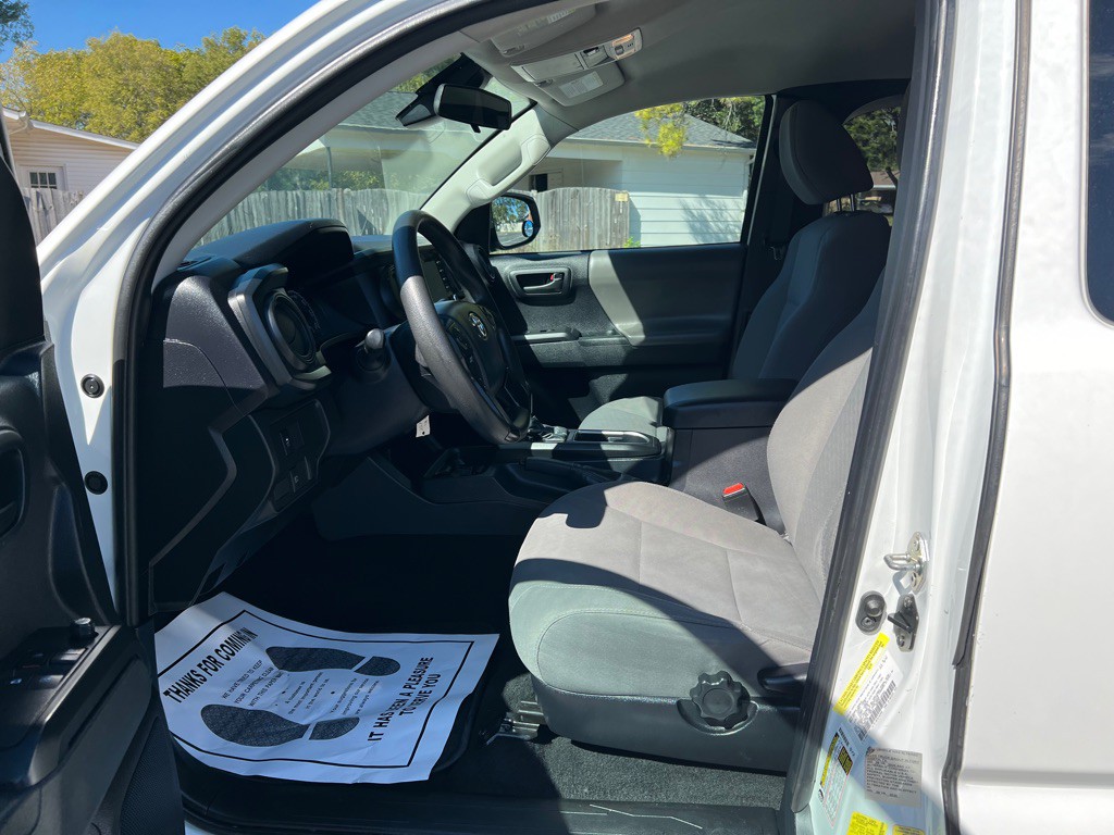 2020 Toyota Tacoma Image 10