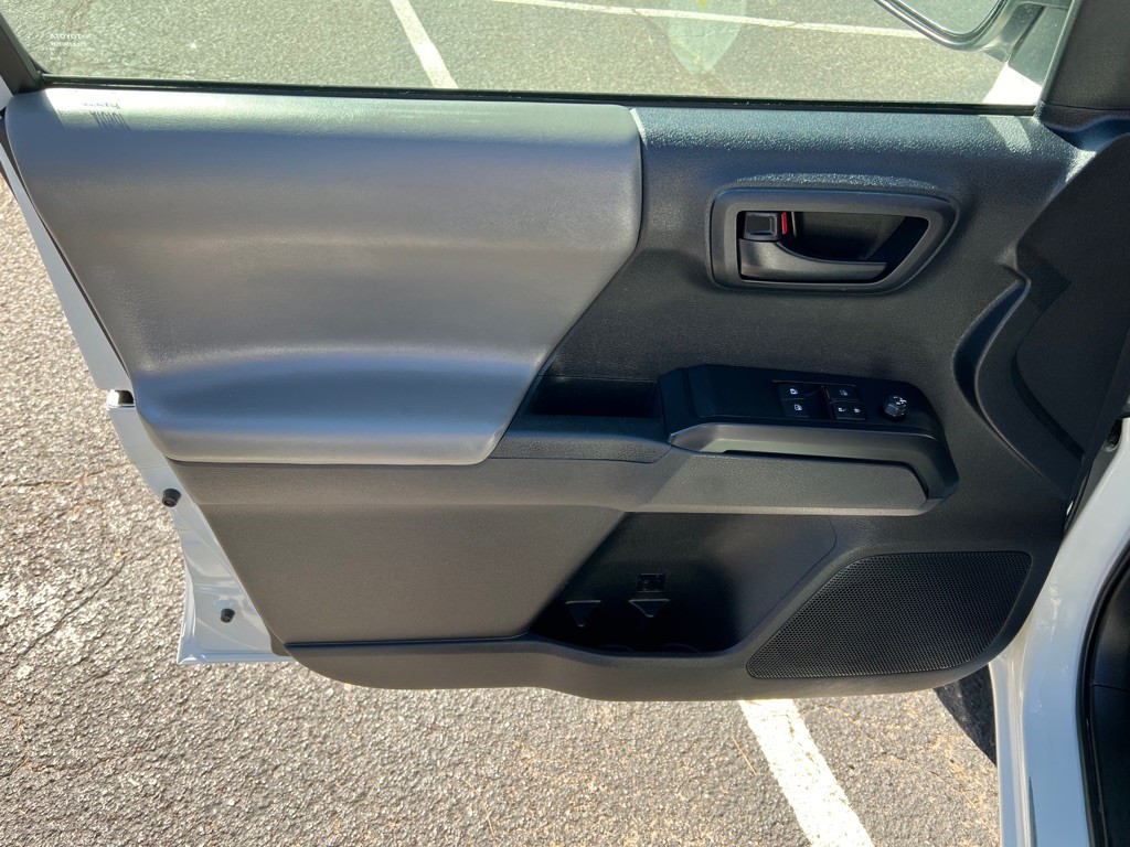 2020 Toyota Tacoma Image 11