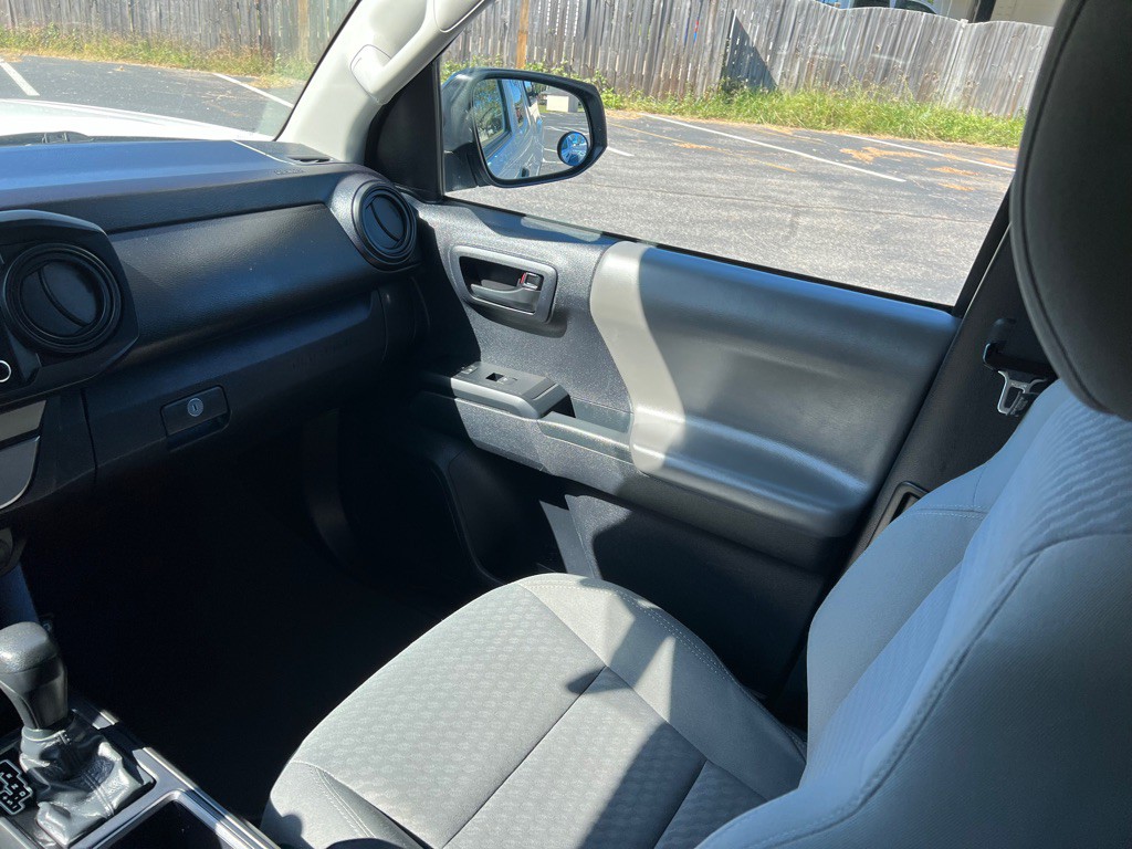 2020 Toyota Tacoma Image 12