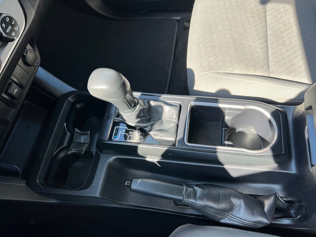 2020 Toyota Tacoma Image 17