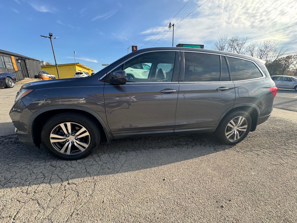 2017 Honda Pilot Image 2