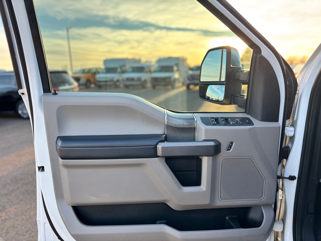 2021 Ford F-350 Image 17