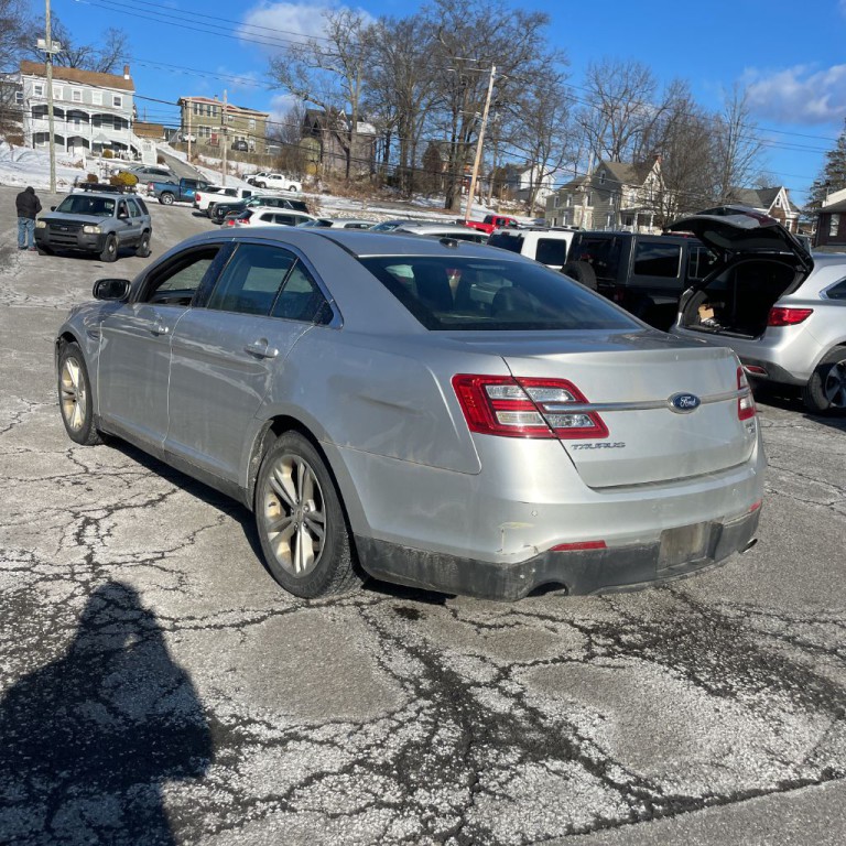 2013 Ford Taurus Image 3